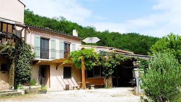 Fachada de la propiedad