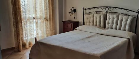 2 間睡房、床單