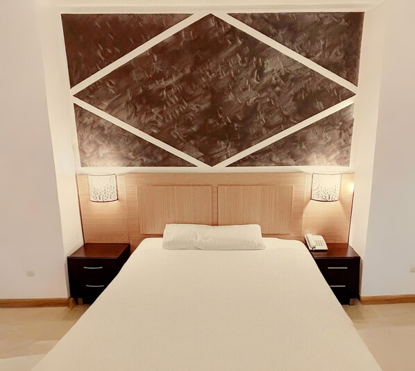 Economy Double Room | In-room safe, desk, free WiFi