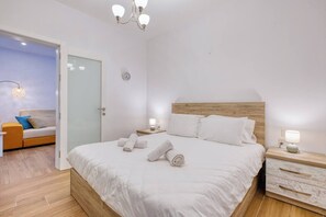 2 Schlafzimmer, BĂŒgeleisen/BĂŒgelbrett, WLAN, BettwĂ€sche