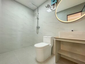 Romantic Twin Room, Ocean View | Bathroom | Shower, rainfall showerhead, free toiletries, hair dryer - WhiteSand (Himandhoo)