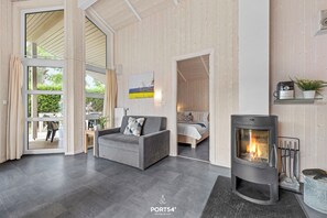 TV, fireplace, stereo