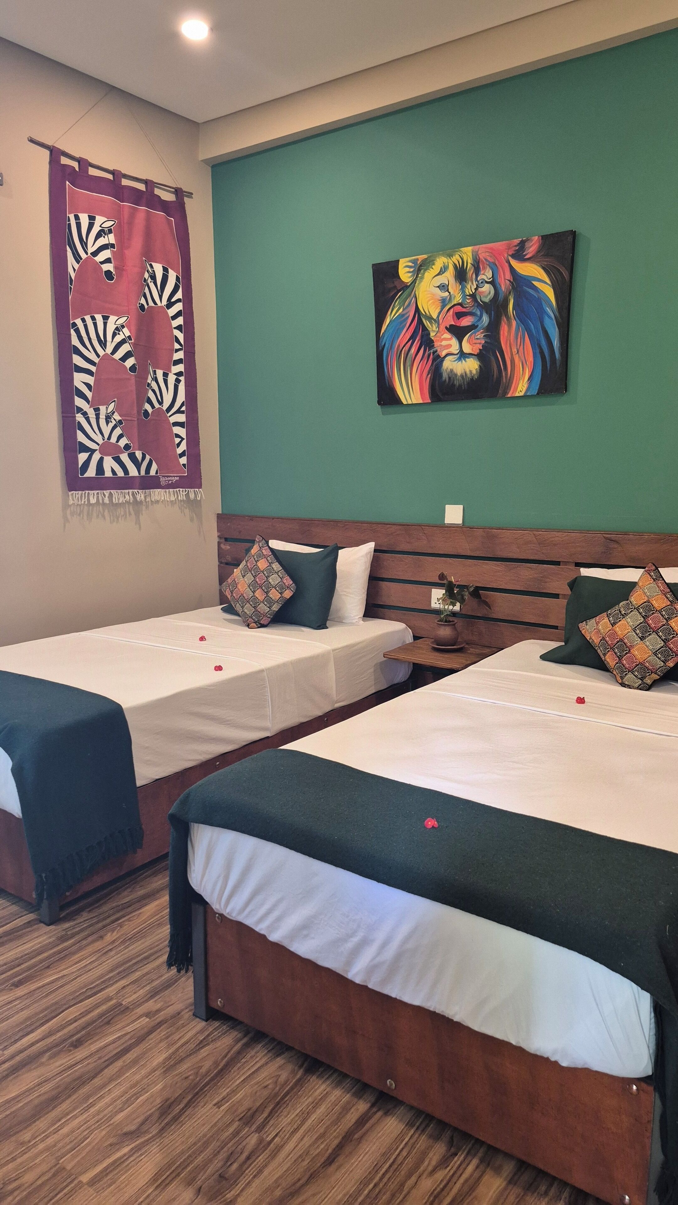 Ropa de cama de alta calidad, colchones Tempur-Pedic y wifi gratis 