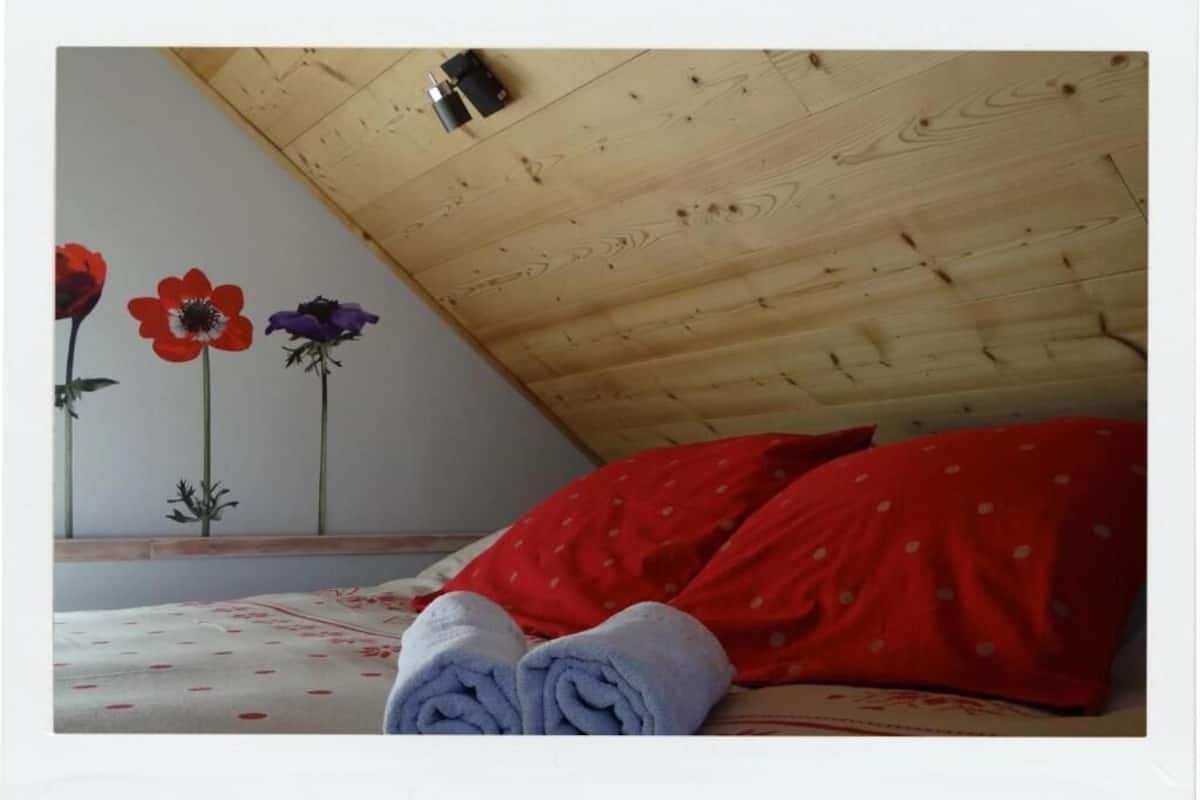 Triple Room, Mountain View | Free WiFi