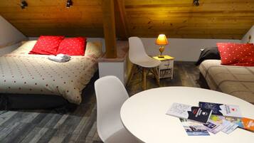 Triple Room, Mountain View | Free WiFi