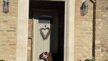 House, 4 Bedrooms, Balcony, City View | Exterior detail