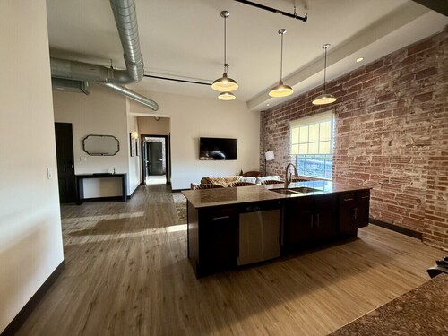 Downtown Dream - A Home Run in the Arts District