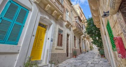 Lovely 4BR Maltese Home with Private Garden & BBQ!