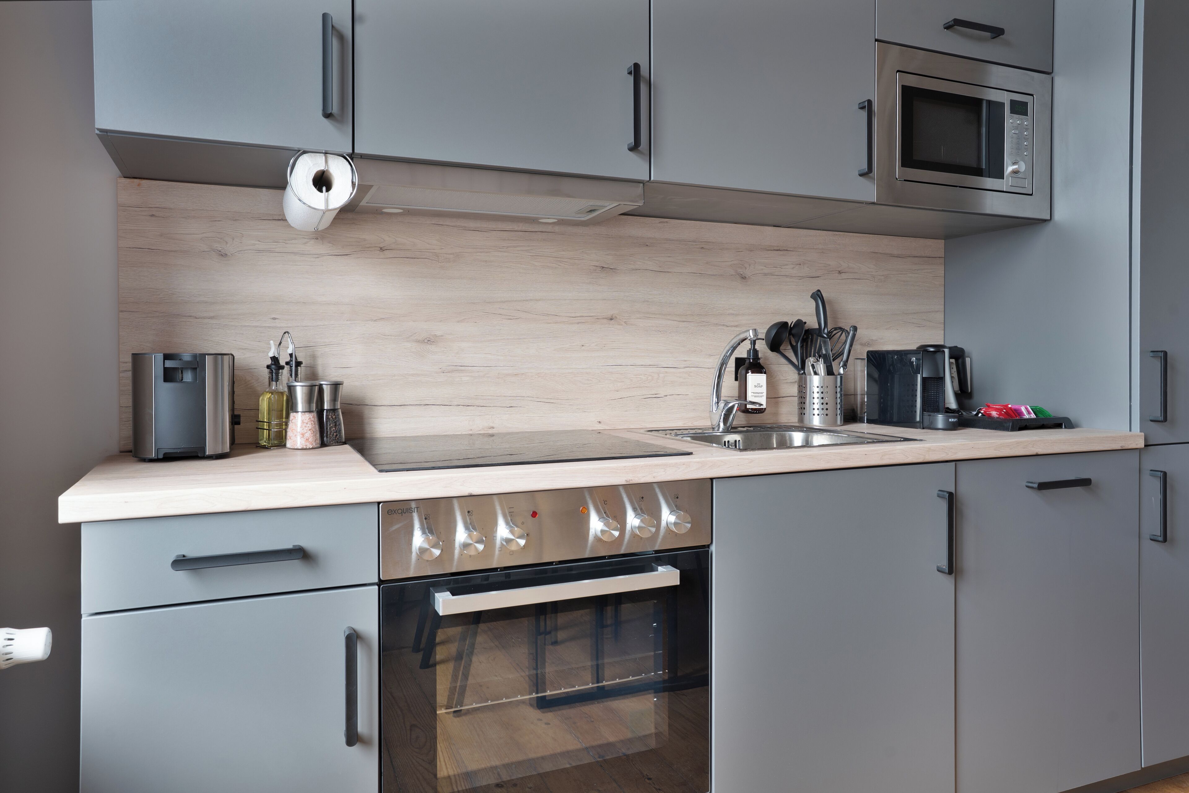 Classic Apartment, 2 Bedrooms | Private kitchen | Fridge, microwave, stovetop, electric kettle