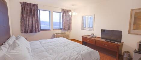 1 habitación, tabla de planchar con plancha, wifi gratis y ropa de cama