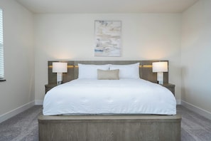 3 Schlafzimmer, Schreibtisch, Bügeleisen/Bügelbrett, WLAN