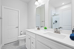 Townhome | Bathroom