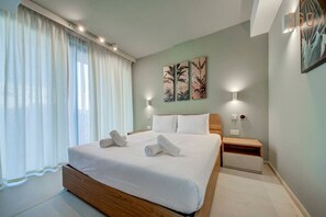 2 Schlafzimmer, Schreibtisch, Bügeleisen/Bügelbrett, Reisekinderbett