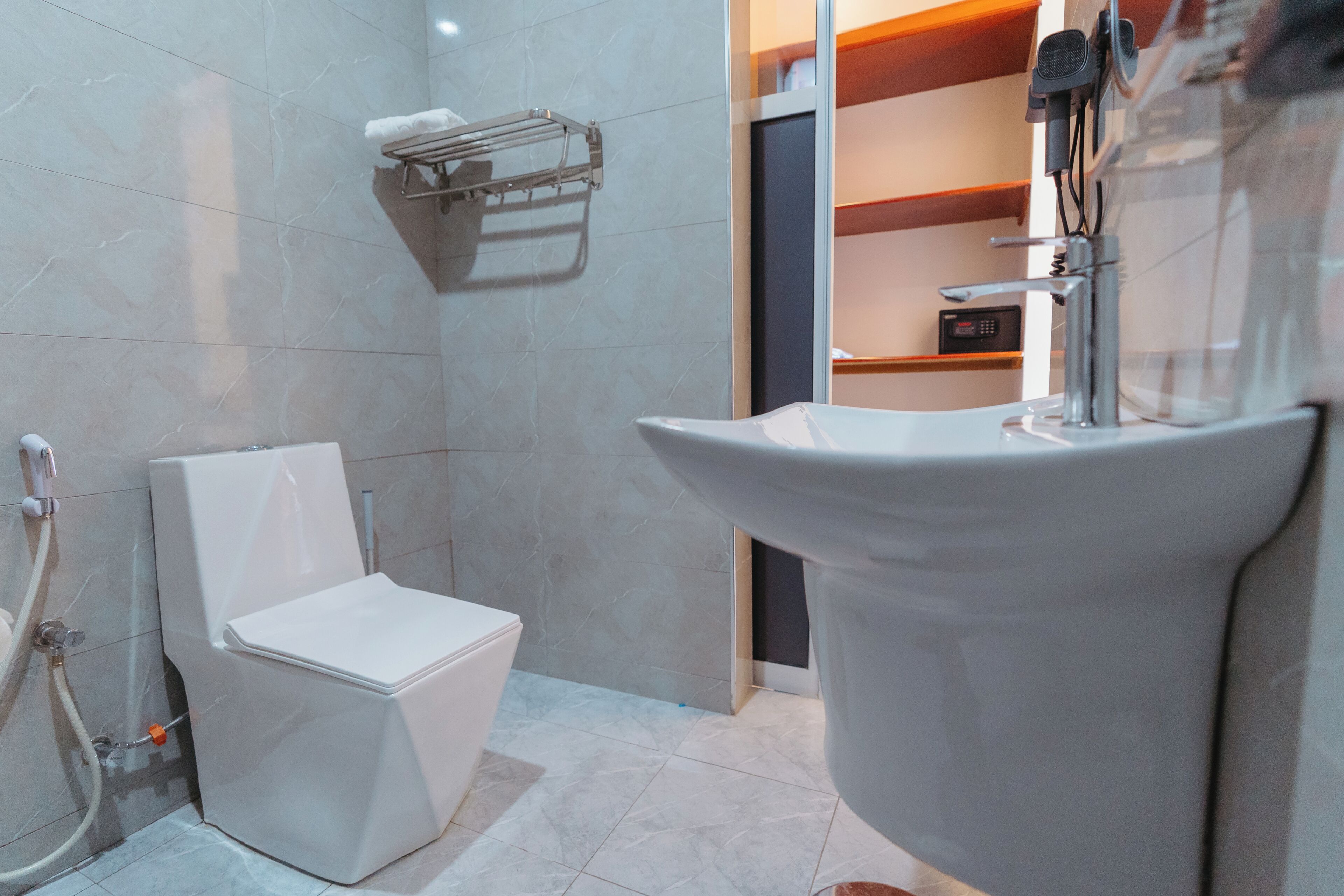 Standard Single Room | Bathroom | Shower, hair dryer, towels, soap