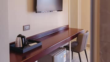 Standard-Doppelzimmer, Balkon, Stadtblick | Innenbereich