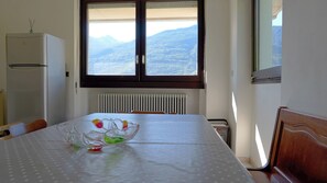 Dining - Villa Diego - B&B surrounded by greenery, a stone's throw from the center (Sondrio)