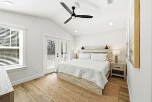 4 bedrooms, iron/ironing board, travel crib, free WiFi