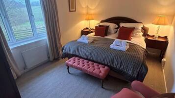 5 bedrooms, iron/ironing board, travel cot, WiFi