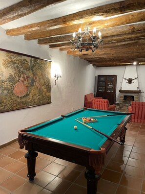 Games room - Country House 'Medina' with Private Pool, Private Terrace and Wi-Fi (Agón)