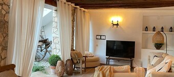 Landhaus 'Medina' mit privatem Pool, privater Terrasse und WLAN