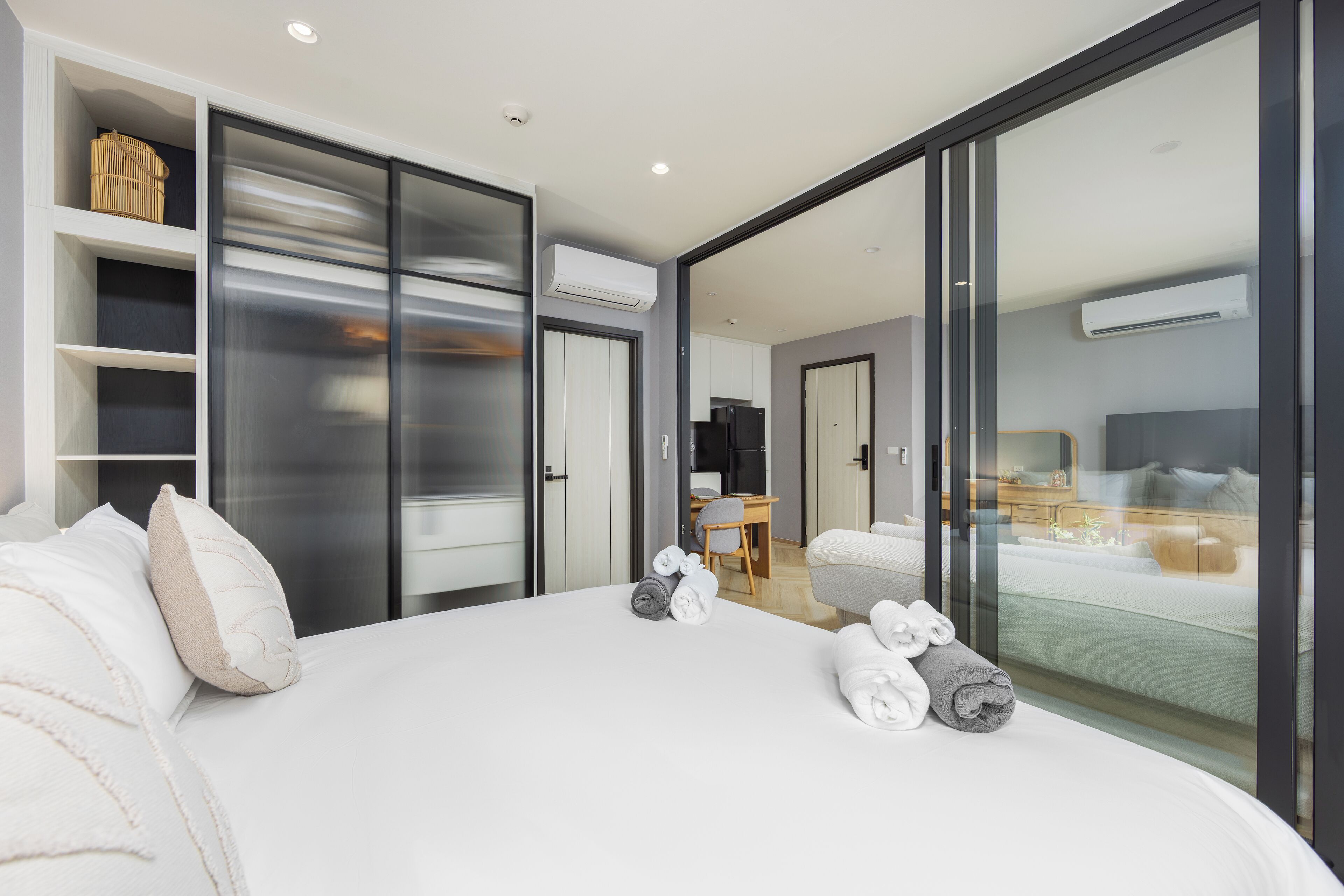 Exclusive Suite, Balcony, Pool View | Free WiFi, bed sheets