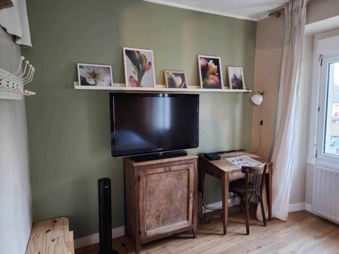 Tabla de planchar con plancha y wifi gratis 