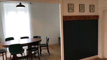 Cottage, City View | Ruang makan