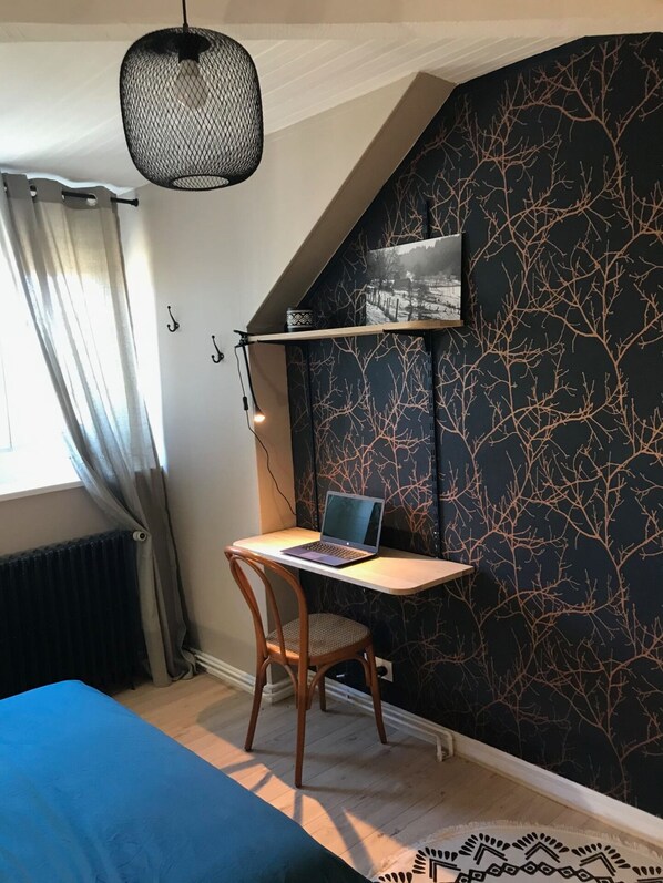 Cottage, City View | Iron/ironing board, free WiFi