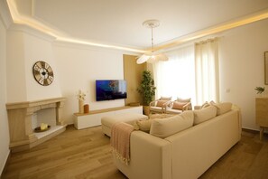 Living area - Luxury Villa with Pool, Garage and Sea Views (Tavira)