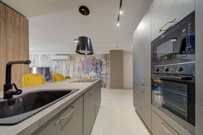 Fridge, microwave, oven, stovetop