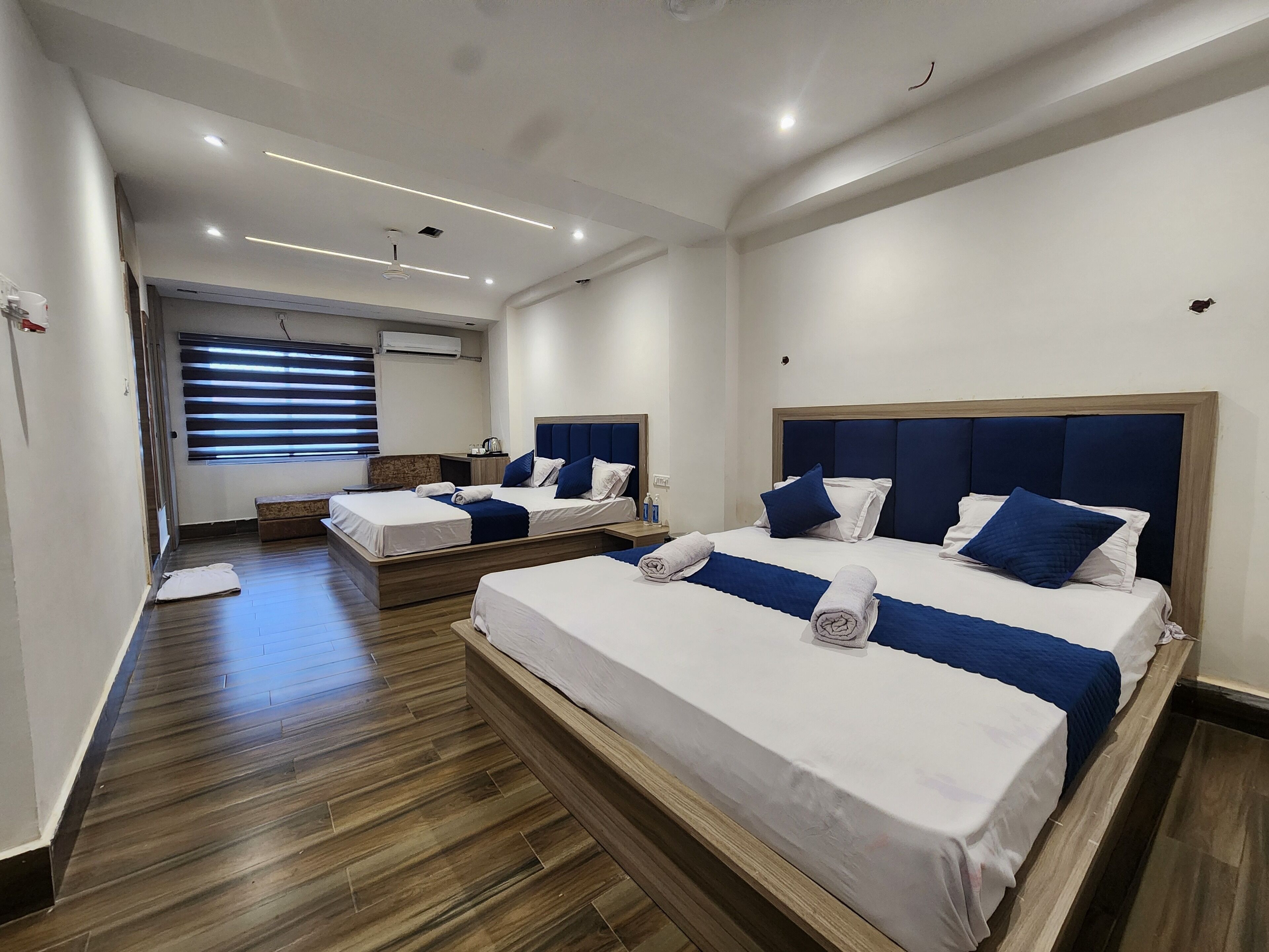 Desk, laptop workspace, free WiFi