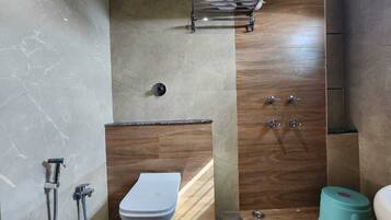 Shower, towels, soap, shampoo