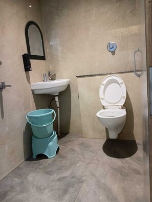 Dusche, Handtücher, Seife, Shampoo