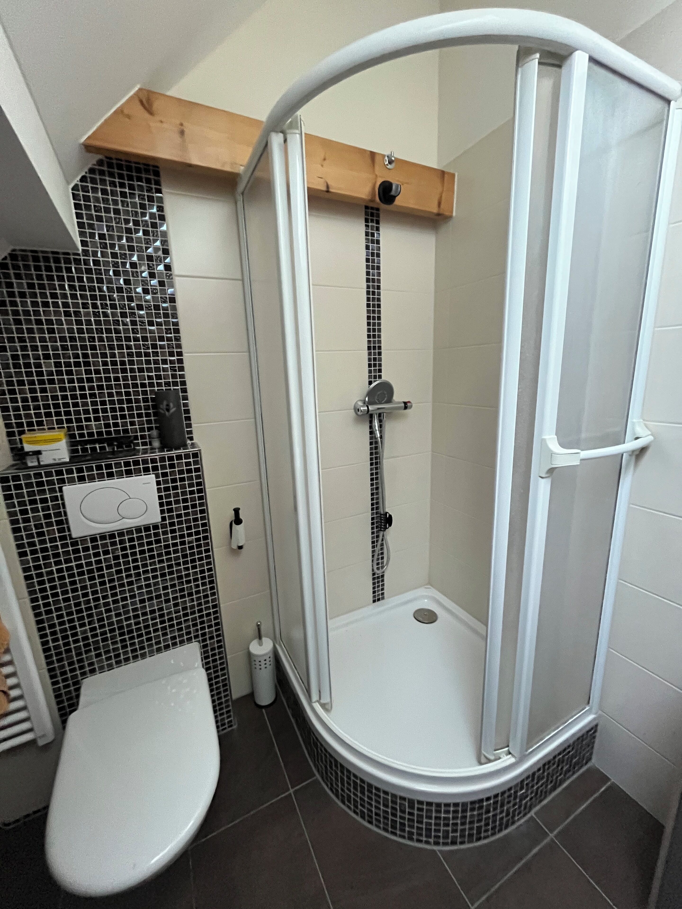 Hårføner, håndklær, såpe og sjampo