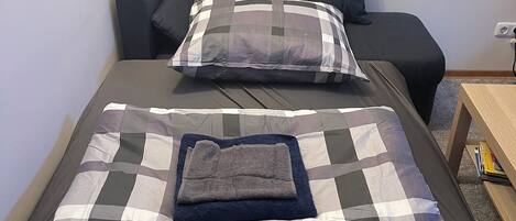 1 habitación, escritorio, tabla de planchar con plancha y wifi gratis