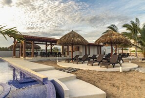 Pool - Ocean View Apartment (Ixtapa Zihuatanejo)