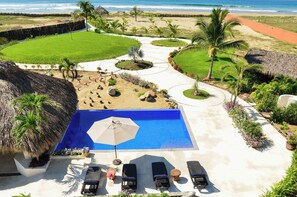 Pool - Beachfront apartment (Ixtapa Zihuatanejo)