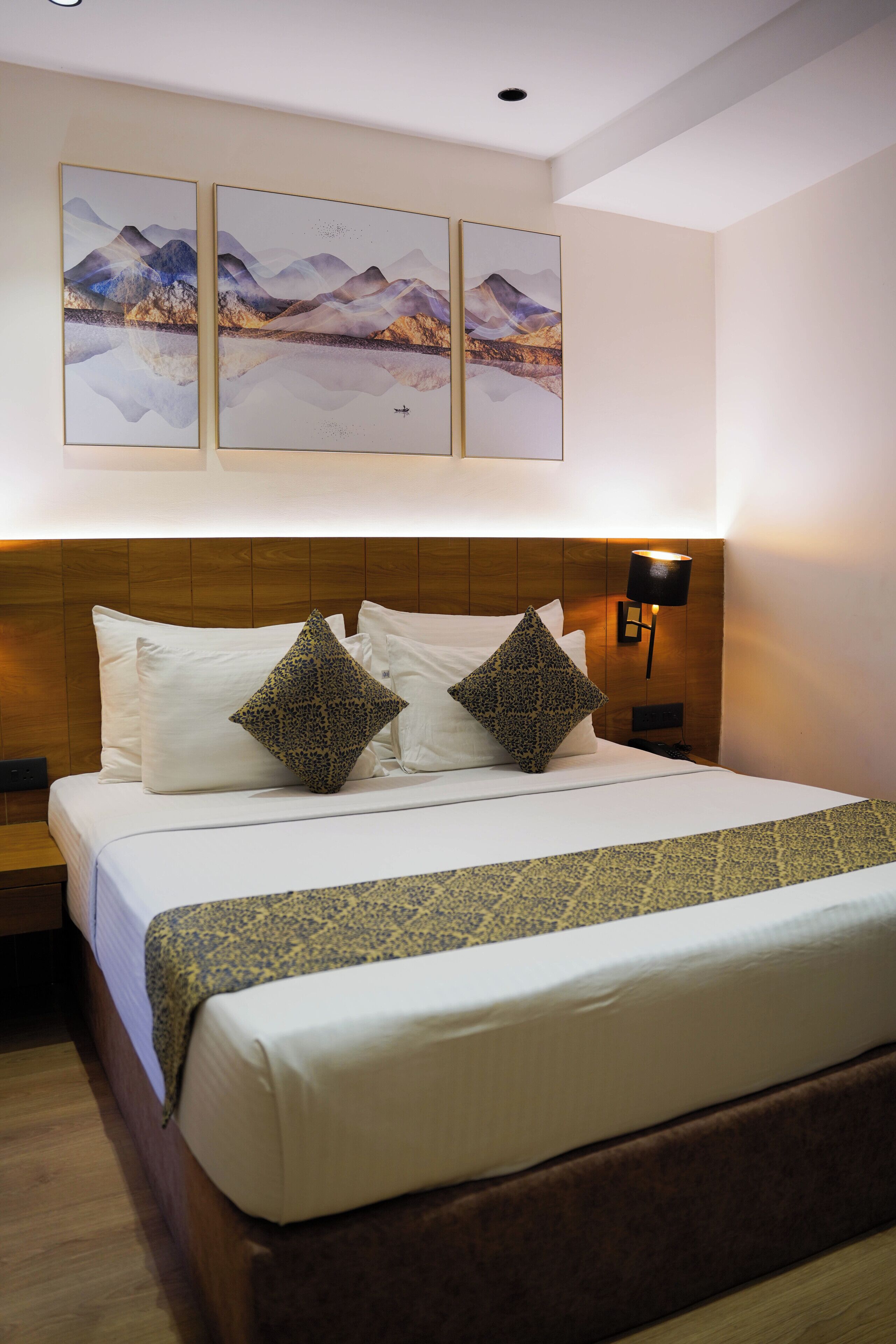 Habitación Deluxe doble | Ropa de cama de alta calidad y colchones viscoelásticos