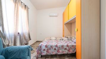 1 habitación, wifi y ropa de cama