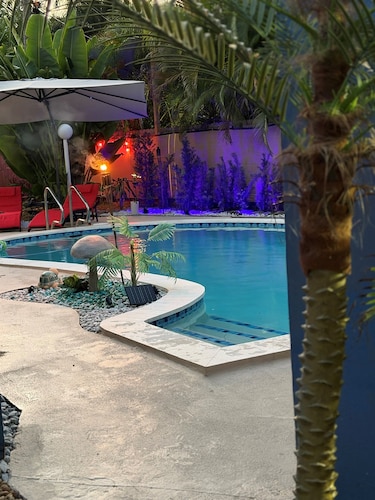 The Red Room · Garden of Manors Guesthouse · FL