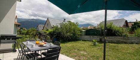 Comfort Villa, Patio, Mountain View | Terrace/patio