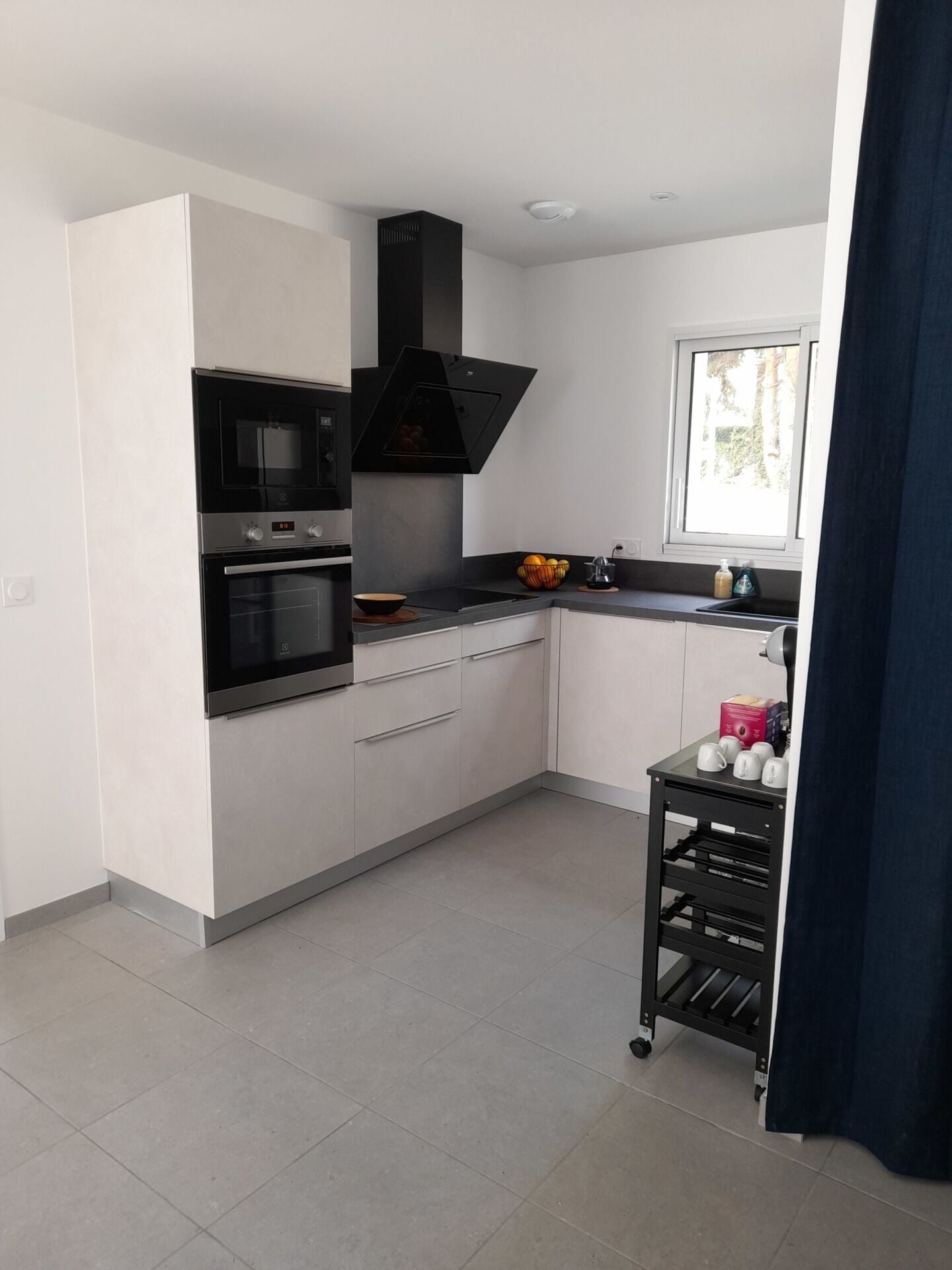 Comfort-Ferienhaus, Terrasse, Bergblick | Eigene Küche