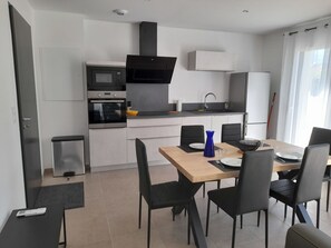 Cottage, Patio, Mountain View | Dining room
