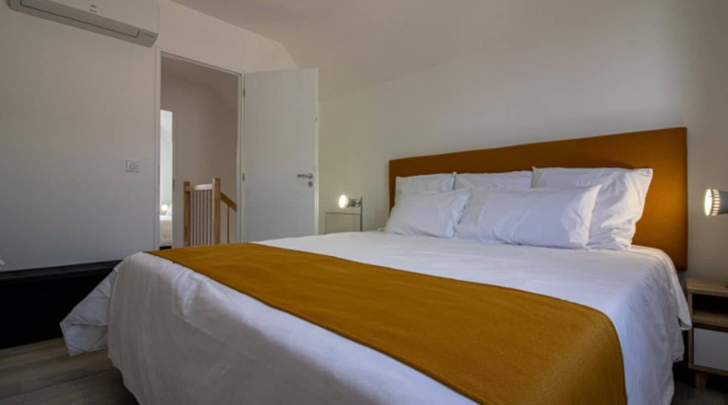 Comfort Villa, Patio, Mountain View | Premium bedding, iron/ironing board, free WiFi, bed sheets