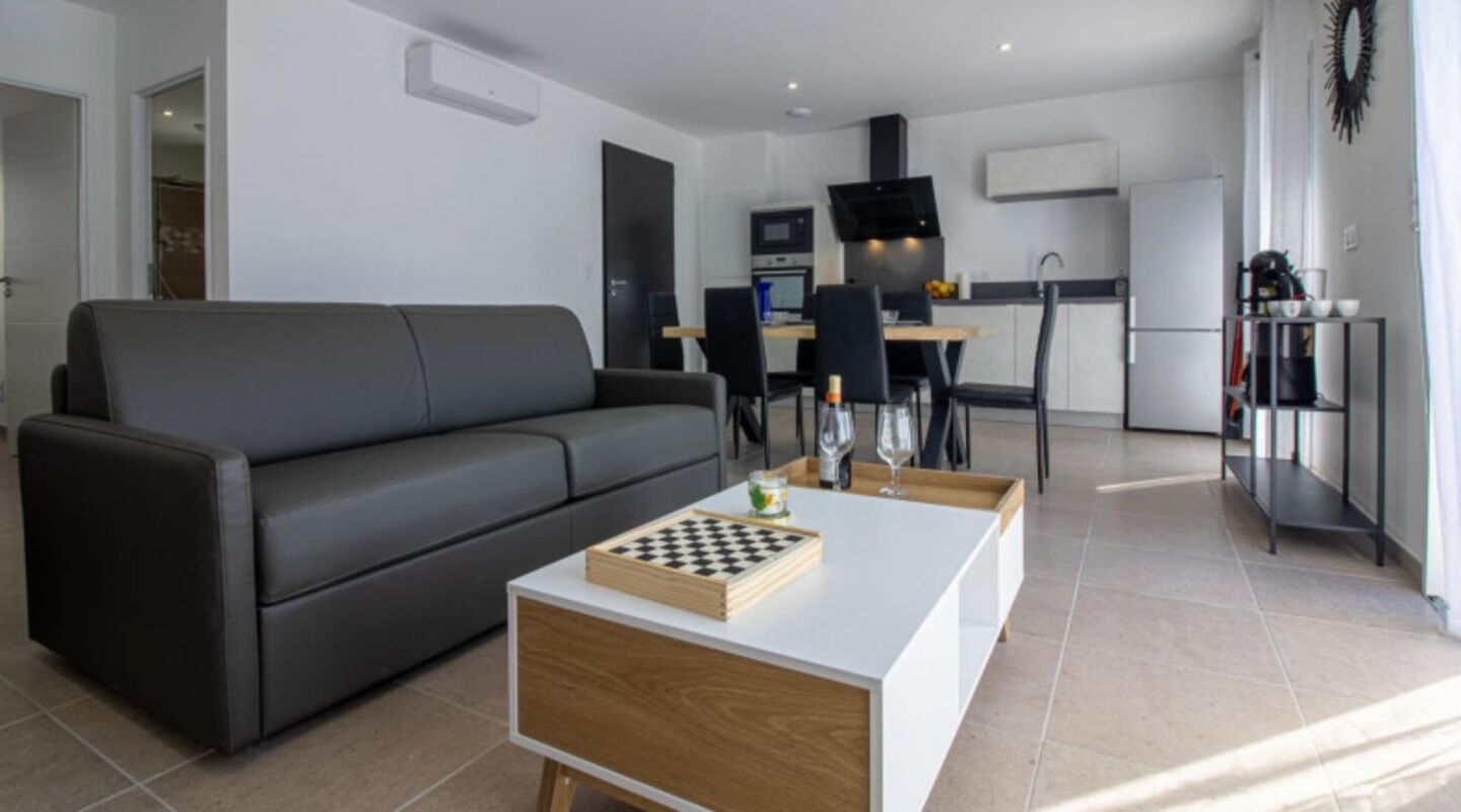 Cottage Comfort, patio, vista montagna | Area soggiorno | TV