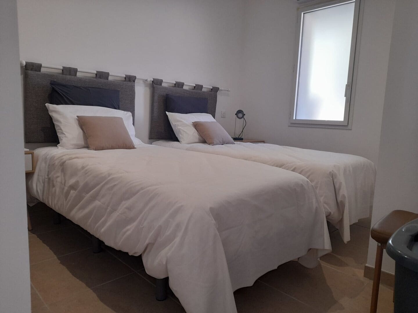 Comfort Cottage, Patio, Mountain View | Premium bedding, iron/ironing board, free WiFi, bed sheets