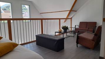 Comfort Cottage, Patio, Mountain View | Living area