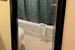 Comfort Room, 1 Double Bed, Non Smoking | Bathroom | Designer toiletries, hair dryer, soap, shampoo - Blue Way Inn by Jasper Hutchinson (Hutchinson)