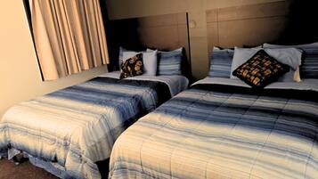 Comfort Room, 1 Double Bed, Non Smoking | Desk, blackout curtains, iron/ironing board, free WiFi