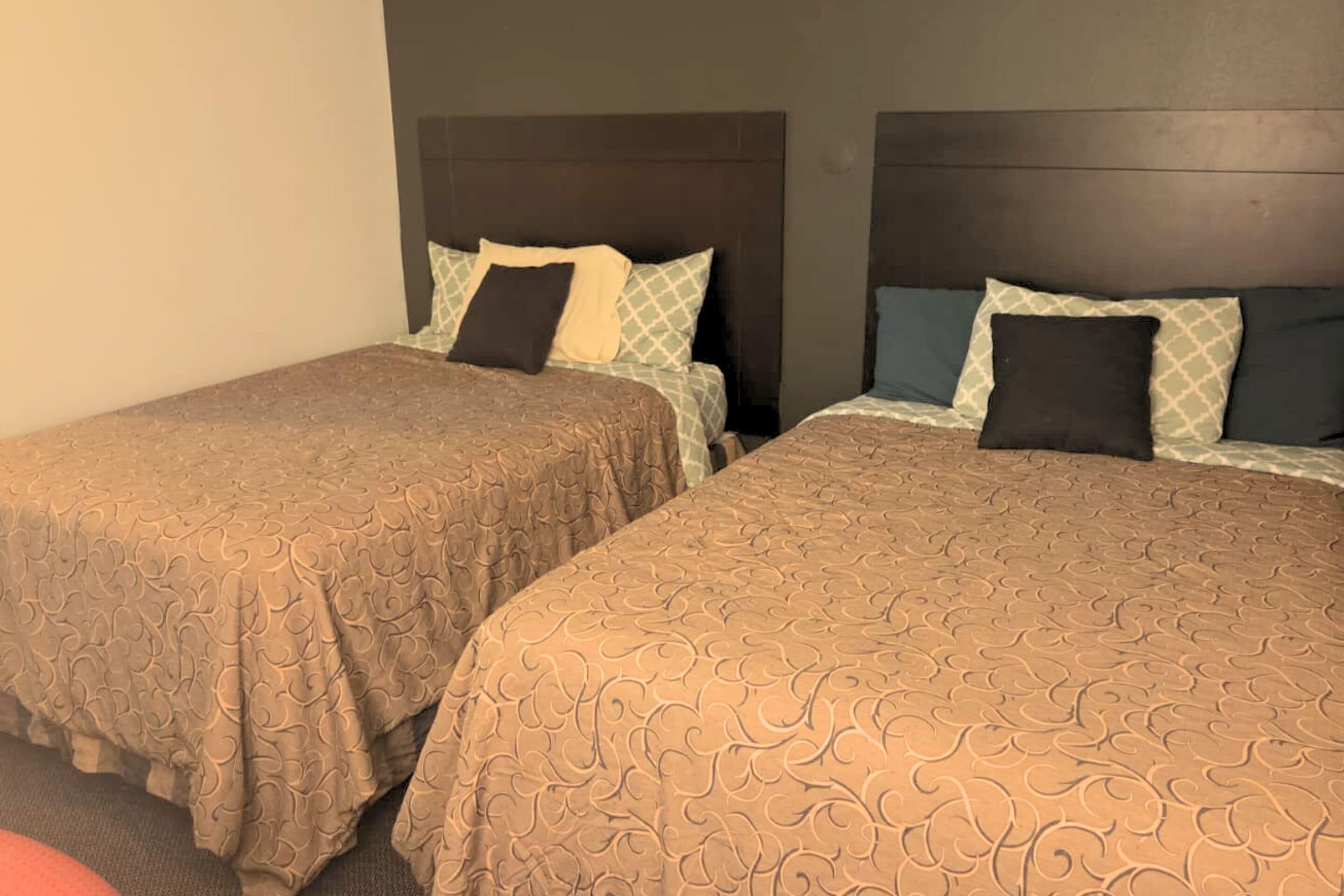 Standard Room, 1 Double Bed, Non Smoking | Desk, blackout drapes, iron/ironing board, free WiFi